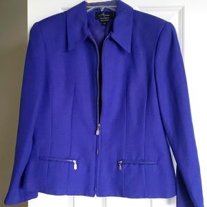 Ladies jacket. Alanni by Donnybrook,  Size 6P, purple, linen/rayon fully lined.